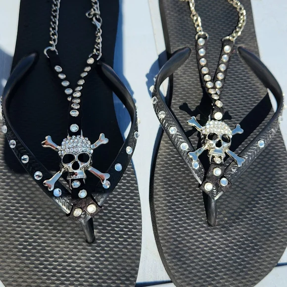 Skull Embellished Black Flip Flops - Picture 4 of 8